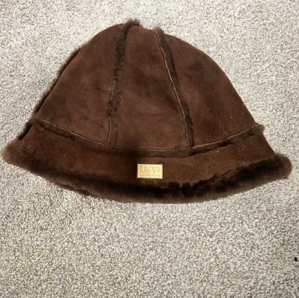 UGG Australia Shearling/Suede Bucket Hat